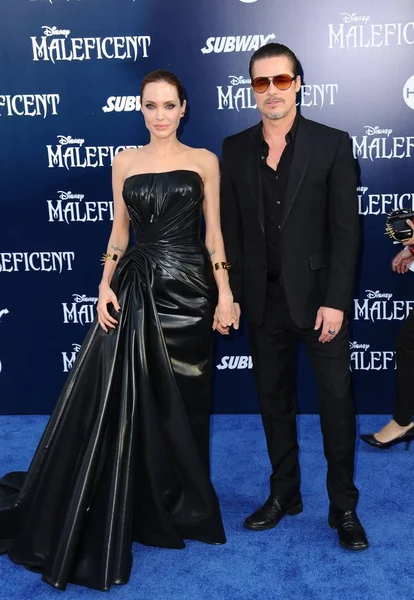 Angelina Jolie Wearing Atelier Versace Gown Brad Pitt Arrivals Maleficent — Stock Photo, Image