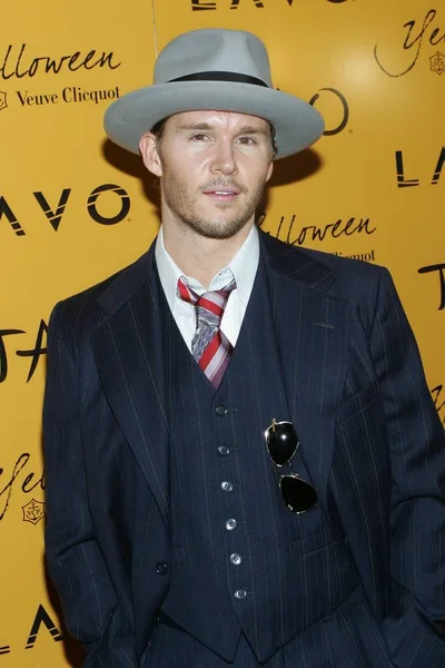 Ryan Kwanten Przy Przyjazdów Veuve Clicquot Yelloween Tao Tao Nightclub — Zdjęcie stockowe