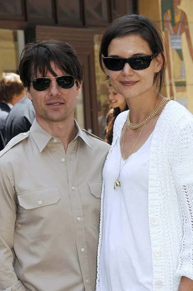 Tom Cruise Ray Ban Güneş Gözlüğü Giyerek Katie Holmes Star — Stok fotoğraf