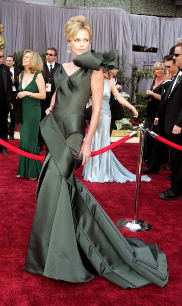 Charlize Theron Wearing Dior Haute Couture John Galliano Arrivals Oscars — Stock Photo, Image