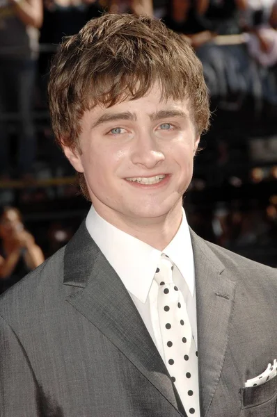 Daniel Radcliffe Przy Przyjazdów Harry Potter Order Phoenix Premiera Grauman — Zdjęcie stockowe