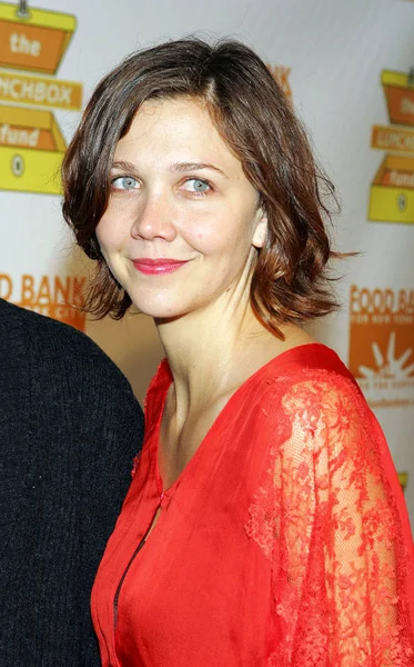 Maggie Gyllenhaal Arrivals New York Food Bank Lunchbox Fund Auction — Stock Photo, Image