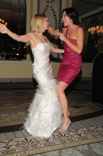ラモーナ シンガー ルアン レセプスは ラモーナとマリオ歌手の結婚式の誓いを更新し ピエールホテル ニューヨーク ニューヨーク 2009年12月11日に公の場に姿を現しました 写真提供 — ストック写真