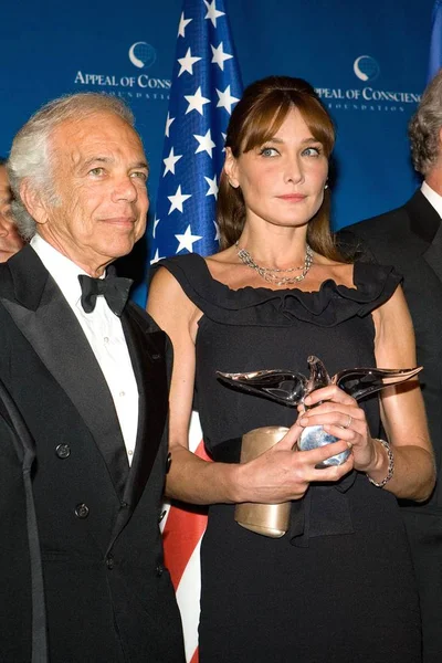 Ralph Lauren Carla Bruni Sarkozy Asistiendo Ceremonia Entrega Los Premios — Foto de Stock