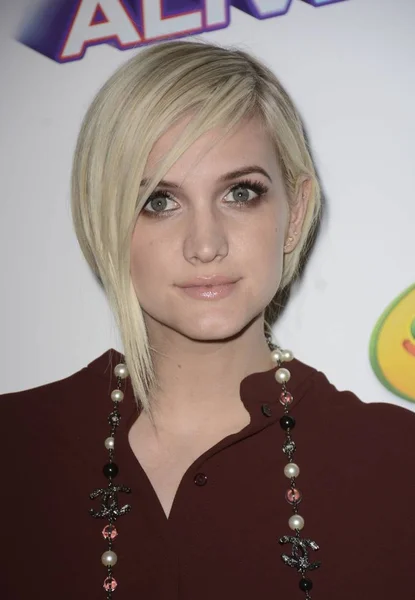 Ashlee Simpson Public Appearance Ashlee Simpson Ross Joins Crayola Launch — Stock Photo, Image