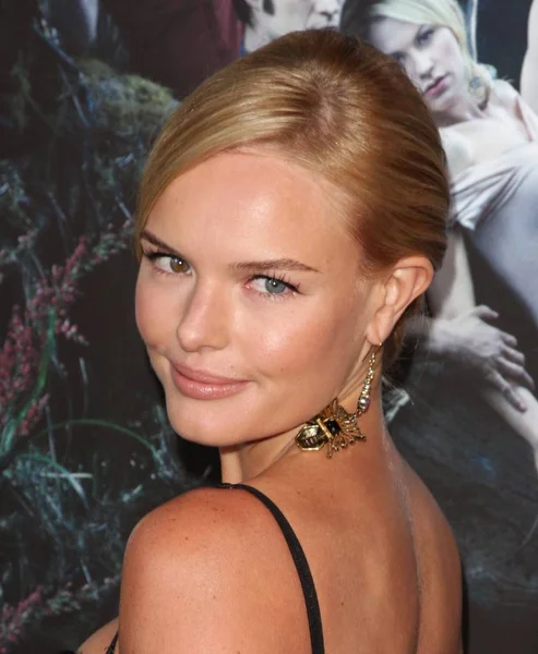 Kate Bosworth Vid Ankomst För True Blood Säsong Tre Premiere — Stockfoto