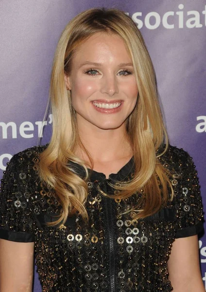 Kristen Bell Asistió 19ª Cena Anual Recaudación Fondos Premios Sardi — Foto de Stock