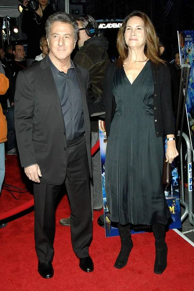 Dustin Hoffman Wife Lisa Arrivals Premiere Magorium Wonder Emporium Dga — стоковое фото