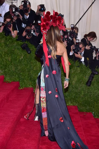 Sarah Jessica Parker Arrivals China Looking Glass Opening Night Met — Stock Photo, Image