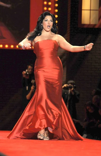 拉米雷斯出席心脏真相红色礼服系列2008时装秀 布莱恩特公园帐篷 2008年2月1日 照片由 克里斯汀 卡拉汉 埃弗雷特收藏 — 图库照片