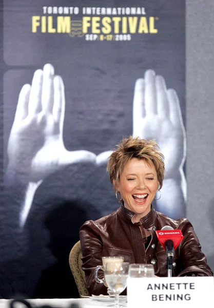 Annette Bening Wewnątrz Dla Pani Harris Press Conference Festiwalu Filmowym Obraz Stockowy