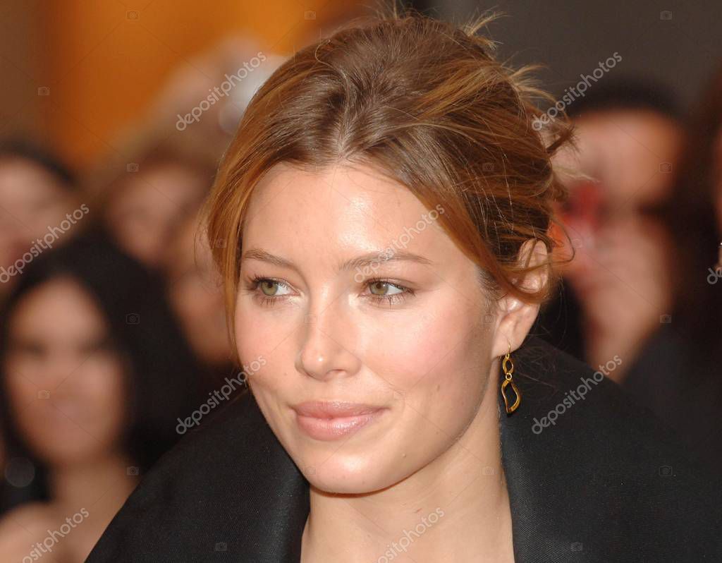 Jessica Biel en la tienda para Jessica Biel Presenta El Primer Envío De