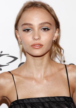 Lily-Rose Depp, 10 Eylül 2016'da Toronto Uluslararası Film Festivali'nde Planetarium Premiere için varışta, Roy Thomson Hall, Toronto, 10 Eylül 2016. Fotoğraf: James Atoa / Everett Koleksiyonu