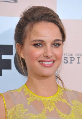 Natalie Portman (Givenchy Couture elbise giyiyor) için gelenler 2011 Film Bağımsız Ruh Ödülleri - Gelenler Bölüm 1, sahilde, Santa Monica, Ca Şubat 26, 2011. Fotoğraf: Gregorio T. Binuya / Everett Koleksiyonu 
