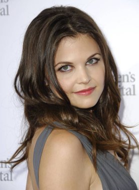 St Jude Çocuk Araştırma Hastanesi, Beverly Hilton Hotel, Los Angeles, Ca, 15 Eylül 2006 için Runway For Life parası için gelenler de Ginnifer Goodwin. Fotoğraf: Michael Germana / Everett Koleksiyonu