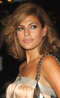Eva Mendes Güven Man Premiere, Chelsea West Cinemas, New York City, Ny, Ağustos 07, 2006 için gelenler de. Fotoğraf: Brad Barket / Everett Koleksiyonu
