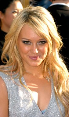 Hilary Duff Loews Universal City 18 Tiyatro, Universal City, Kaliforniya'da 3 Ekim 2004 tarihinde Sesinizi Yükselt galasında.