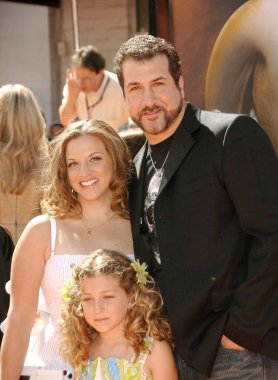 Joey Fatone, Kelly A. Baldwin, Horton Hears A Who Premiere için gelenler kızı!, Westwood Mann's Village Tiyatrosu, Los Angeles, Ca, Mart 08, 2008. Fotoğraf: Michael Germana / Everett Koleksiyonu
