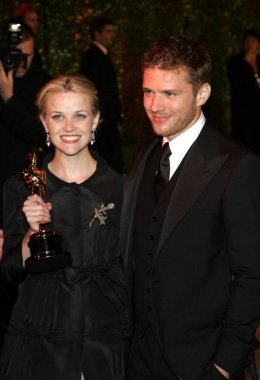 Reese Witherspoon, Ryan Phillipe için gelenler Vanity Fair Oscar parti, Mortons Restaurant West Hollywood, Los Angeles, CA, Pazar, Mart 05, 2006. Fotoğraf: Jeff Smith/Everett Collection