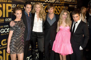 Leighton Meester, Penn Badgley, Blake Lively, Chace Crawford, Taylor Momsen, Ed Westwick Cw Network Gossip Girl Series Premiere için gelenler, Tenjune, New York, Ny, Eylül 18, 2007. Fotoğraf: David Giesbrecht /Everett Collection