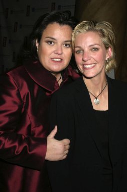 Rosie o 'Donnell ve eşi Kelli de Emery Ödülleri Gala başkent, NY, Aralık 2, 2004. (Rob Rich/Everett Collection tarafından fotoğraf)