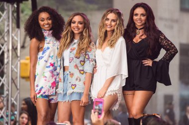 Perrie Edwards Little Mix ile Nbc Today Show Konseri için sahnede, Rockefeller Plaza, New York, Ny Ağustos 19, 2015. Fotoğraf: Steven Ferdman / Everett Koleksiyonu