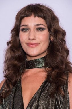 Lola Kirke, 2016 Tribeca Film Festivali 'nde AWOL Premiere için gelenler, Görsel Sanatlar Okulu (sva) Tiyatrosu, New York, NY Nisan 15, 2016. Fotoğraf: Steven Ferdman/Everett Collection