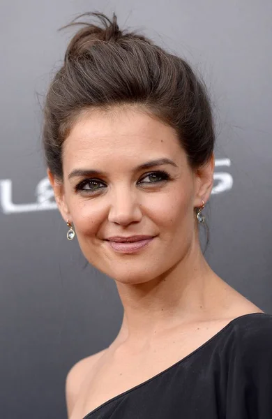 Katie Holmes Bij Aankomst Voor 2De Jaarlijkse Leven Amazing Lexus — Stockfoto