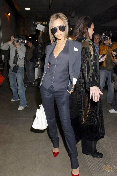 Victoria Beckham Się Candids Victoria Beckham Przybywa Lotnisko Lax Lax — Zdjęcie stockowe