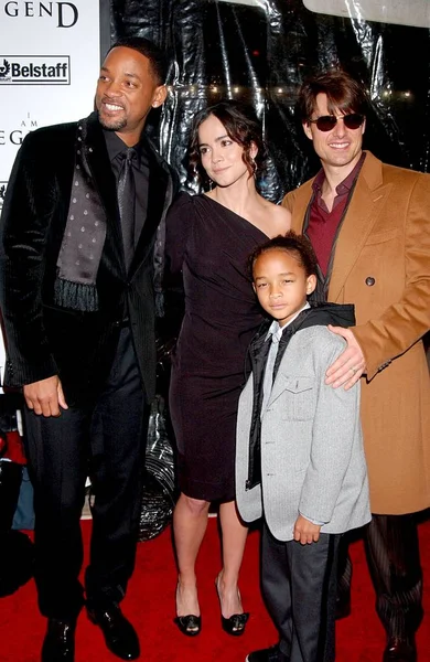 Smith Alice Braga Tom Cruise Jaden Smith Στις Αφίξεις Για — Φωτογραφία Αρχείου