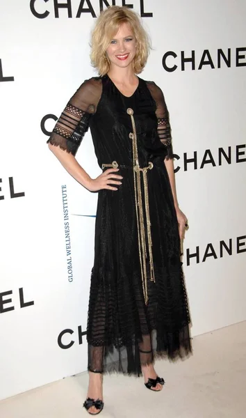 January Jones Indossa Abito Chanel Agli Arrivi Grand Opening Chanel — Foto Stock