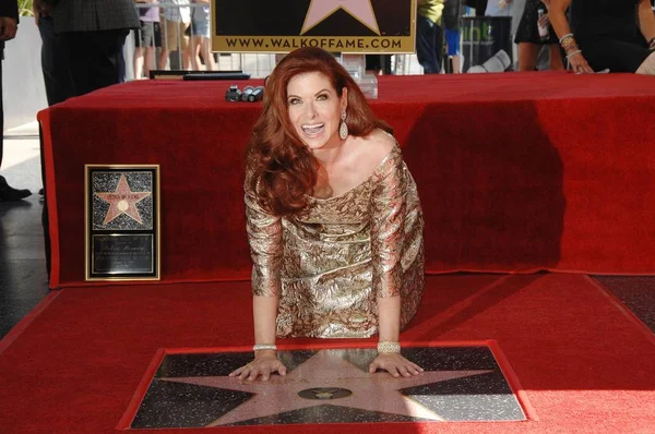 Debra Messing Lors Cérémonie Intronisation Star Sur Hollywood Walk Fame — Photo