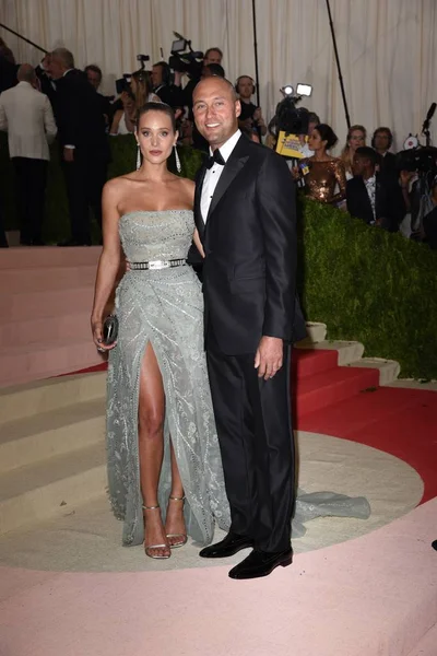 Hannah Davis Derek Jeter Arrivals Manus Machina Fashion Age Technology — Foto de Stock