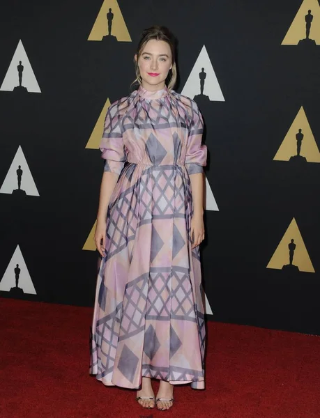 Saoirse Ρόναν Φορώντας Ένα Φόρεμα Της Εμίλια Γουίκστεντ Στις Αφίξεις — Φωτογραφία Αρχείου