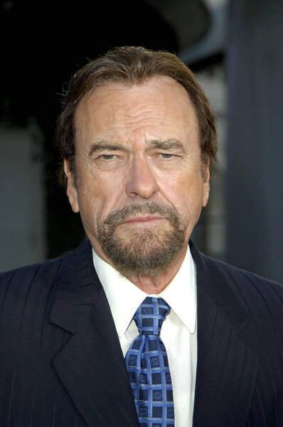 Rip Torn at arrivals for YOURS, MINE AND OURS, The ArcLight Hollywood Cinerama Dome, Los Angeles, CA, Sunday, November 20, 2005. Фото: Michael Germana / Everett Collection
