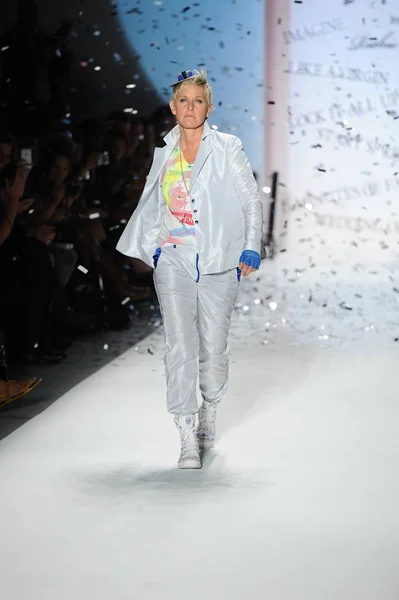 Ellen Degeneres Aanwezigheid Voor Richie Rich Lente Zomer 2011 Fashion — Stockfoto