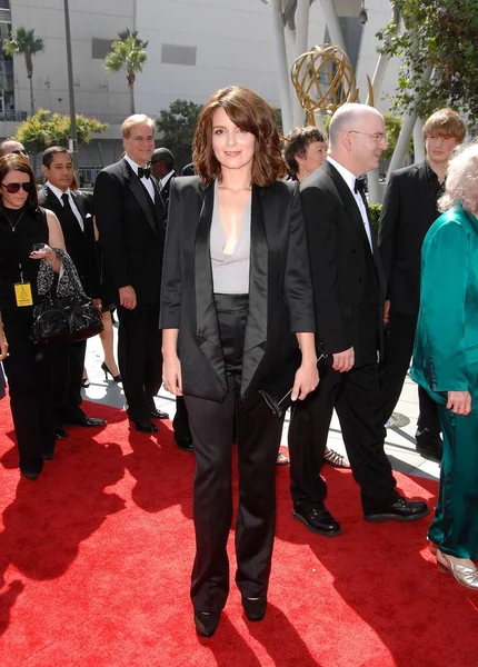 Tina Fey Indossando Abito Calvin Klein Scarpe Borsa Agli Arrivi — Foto Stock