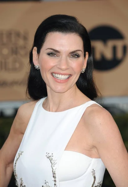 Julianna Margulies Při Příjezdu Každoroční Herci Plátně Sag Příjezdy Svatyně — Stock fotografie