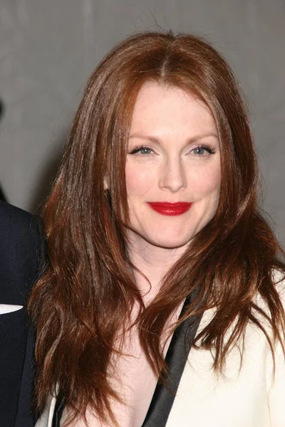 Julianne Moore Chegadas Para Poiret King Fashion Metropolitan Museum Art — Fotografia de Stock