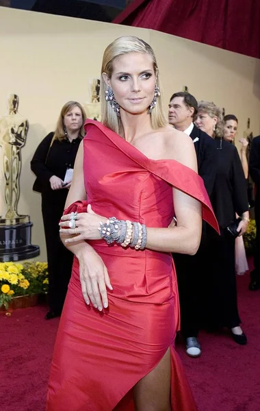 Heidi Klum Wearing Roland Mouret Gown Lorraine Schwartz Jewelry Arrivals — стоковое фото