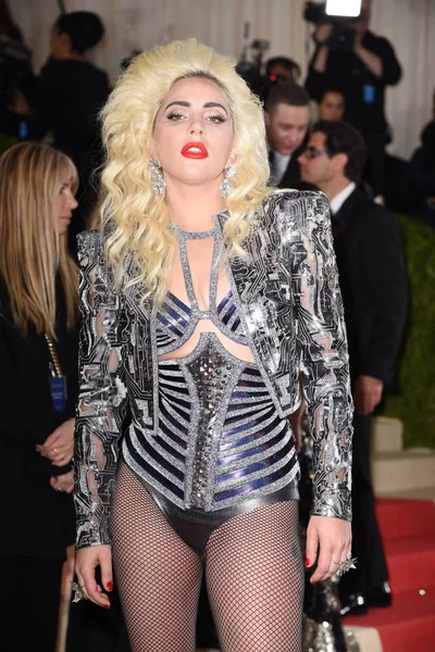 Lady Gaga Viselése Atelier Versace Érkezések Manus Machina Fashion Egy — Stock Fotó