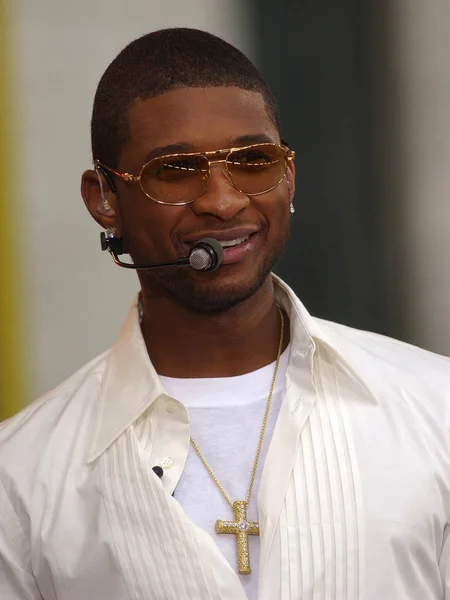 Usher Realiza Abc Bom Morning America Bryant Park Concert Series — Fotografia de Stock