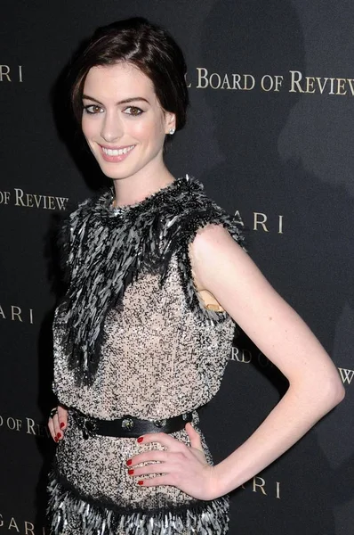 Anne Hathaway Vistiendo Vestido Chanel Couture Las Llegadas Para 2008 — Foto de Stock