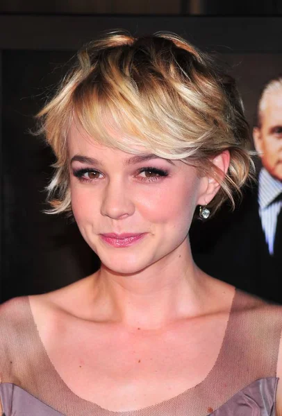 Carey Mulligan Wearing Fred Leighton Earrings Arrivals Wall Street Money — Stock Photo, Image