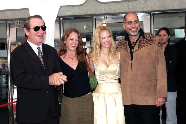 Tommy Lee Jones Melissa Leo January Jones Guillermo Arriaga Arrivals — Stock Photo, Image