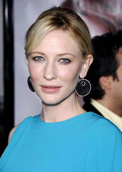 Cate Blanchett Při Příjezdu Alžběty Premiéru Zlatého Věku Gibson Amfiteátru — Stock fotografie