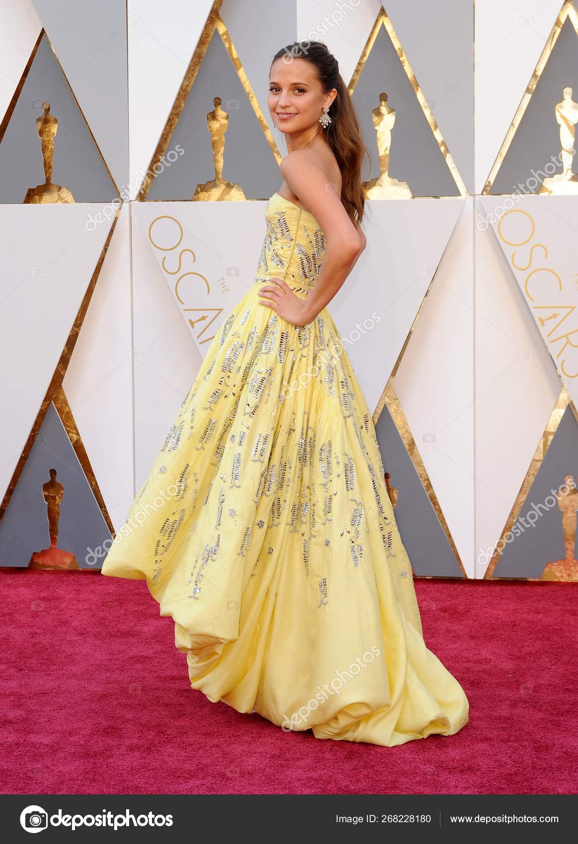Alicia Vikander Wearing Louis Vuitton Dress Arrivals 88Th Academy Awards –  Stock Editorial Photo © everett225 #268228180