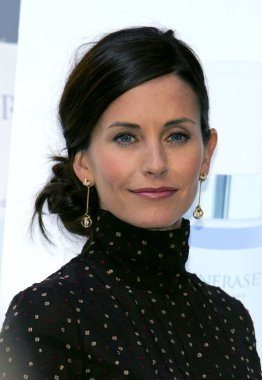 Kinerase Pro + Terapi Cilt Bakımı Lansmanı için gelenler de Courteney Cox, Bryant Park, New York, Ny, Eylül 12, 2005. Fotoğraf: Gregorio Binuya /Everett Collection