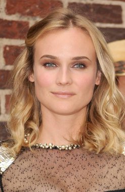 Diane Kruger David Letterman ile Late Show için talk show görünümde, Ed Sullivan Tiyatrosu, New York, Ny Ağustos 18, 2009. Fotoğraf: Kristin Callahan / Everett Koleksiyonu
