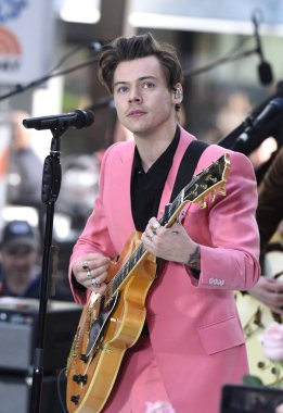 on stage for NBC Today Show Concert with HARRY STYLES, Rockefeller Plaza, New York, NY May 9, 2017. Photo By: Derek Storm/Everett Collection